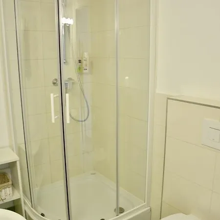 Irina Apartman